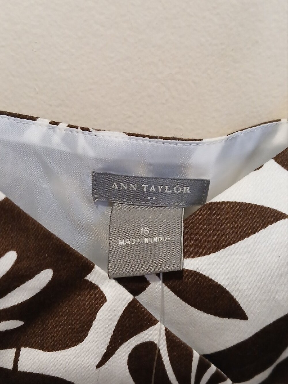 Ann Taylor Brown and White Floral V-Neck Cami - Picture 2 of 8